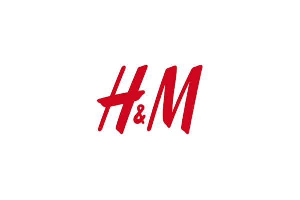 Das H&M-Logo in fetten, roten Buchstaben auf weißem Hintergrund.